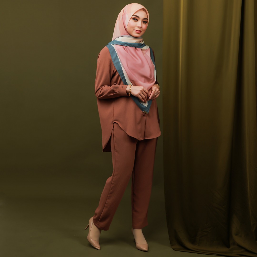 ROSALINDA SUIT - RS03 (ACORN BROWN)