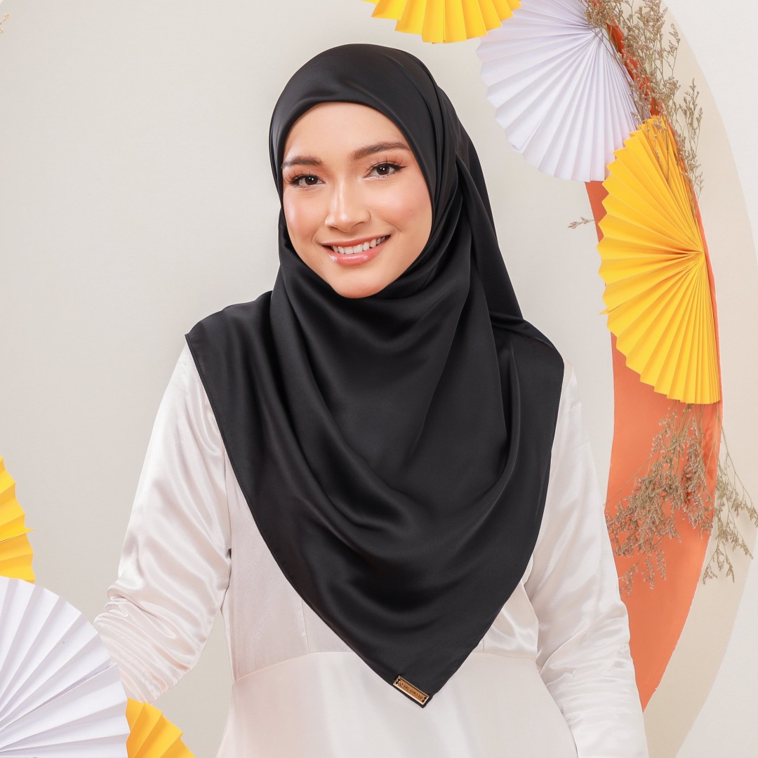 YASMIN PLAIN- YP16 (BLACK)